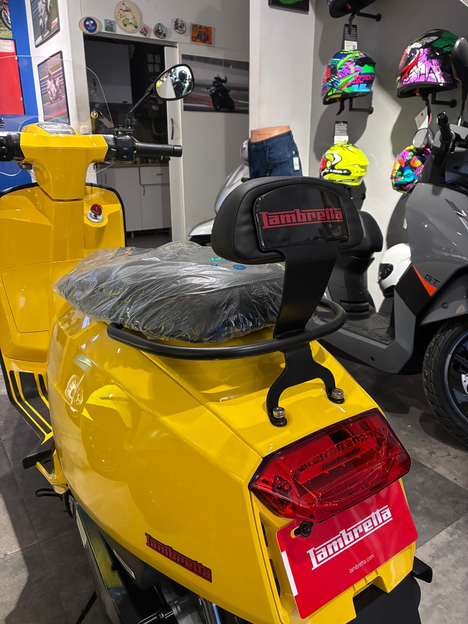 LAMBRETTA V125-V200 SİSSY BAR