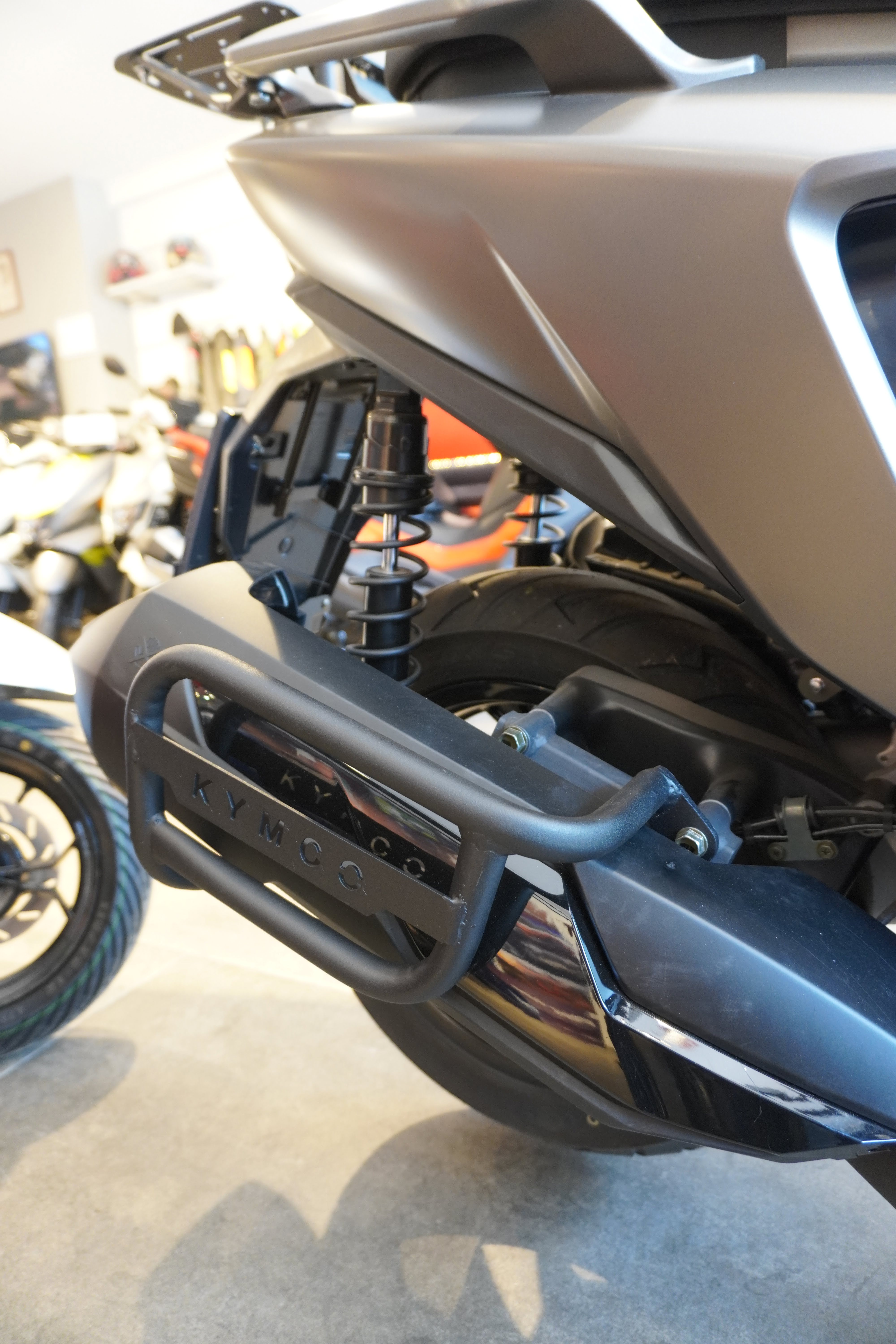 KYMCO DOWNTOWN 350 GT EGZOS KORUMA DEMİRİ