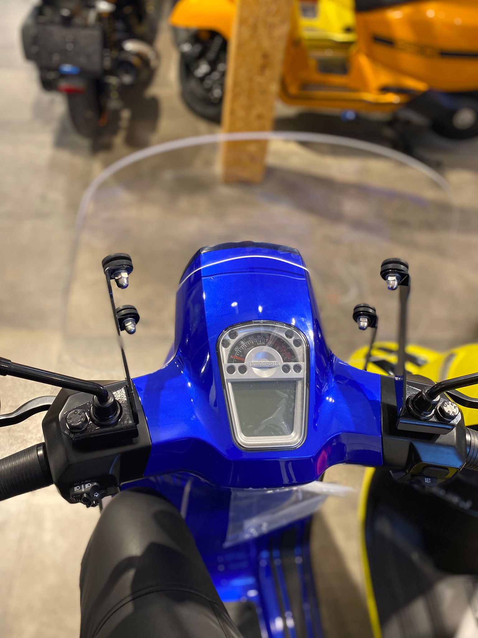 LAMBRETTA V 125 - V 200 ŞEFFAF KISA CAM