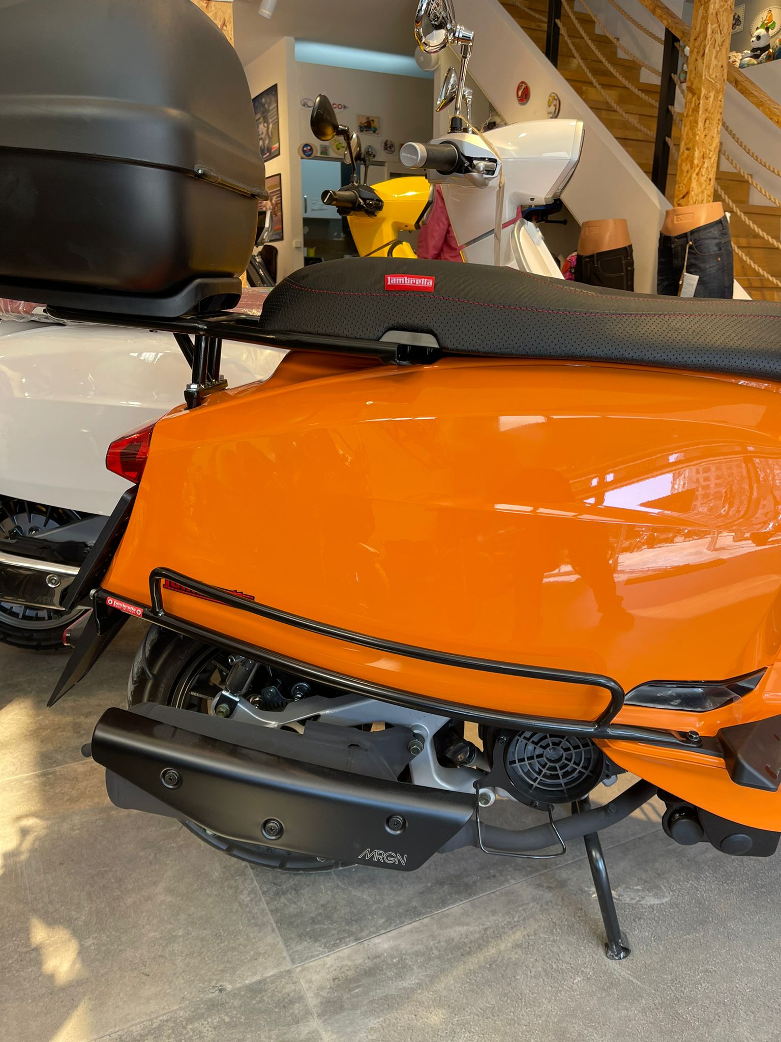 LAMBRETTA ARKA ÇAMURLUK KORUMA DEMİRİ